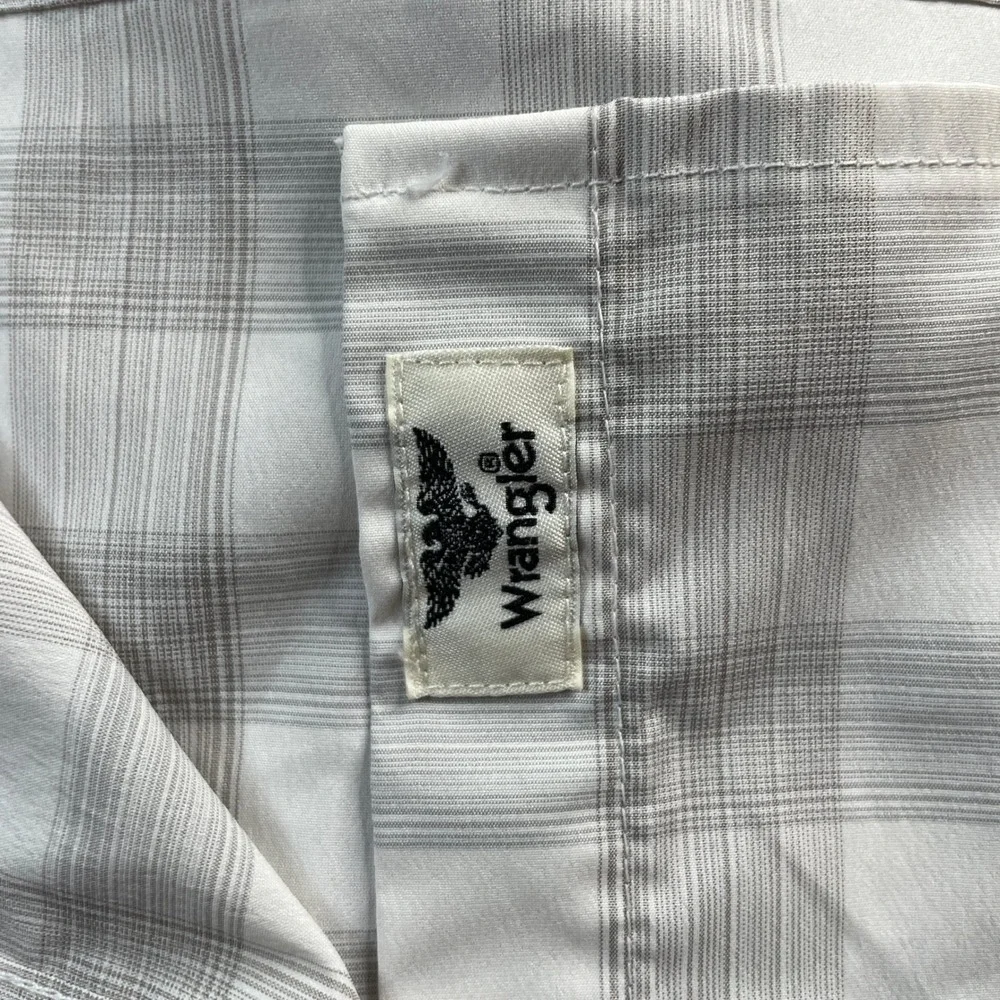 Wrangler Performance Men's 2XL Plaid Long Sleeve Button Up Shirt‎ Gray White